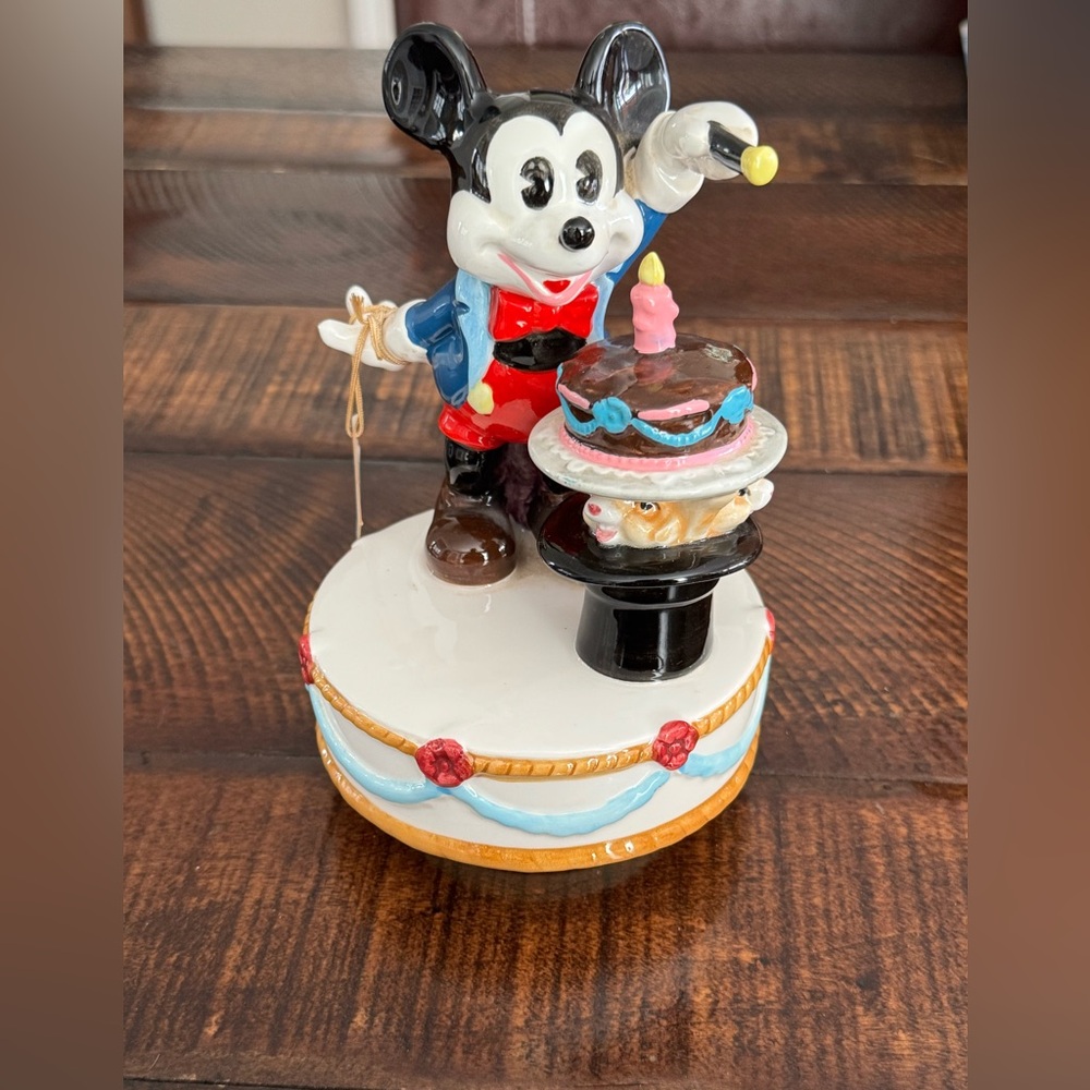 Vintage 1970’s-80’s Schmid Mickey Mouse Disney Music Box. Birthday. Original Tag